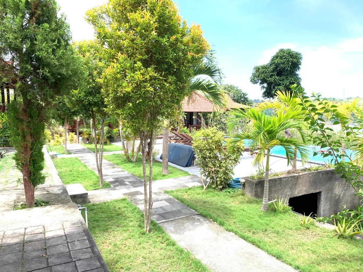 Готель Bukit Permata Lembongan Екстер'єр фото